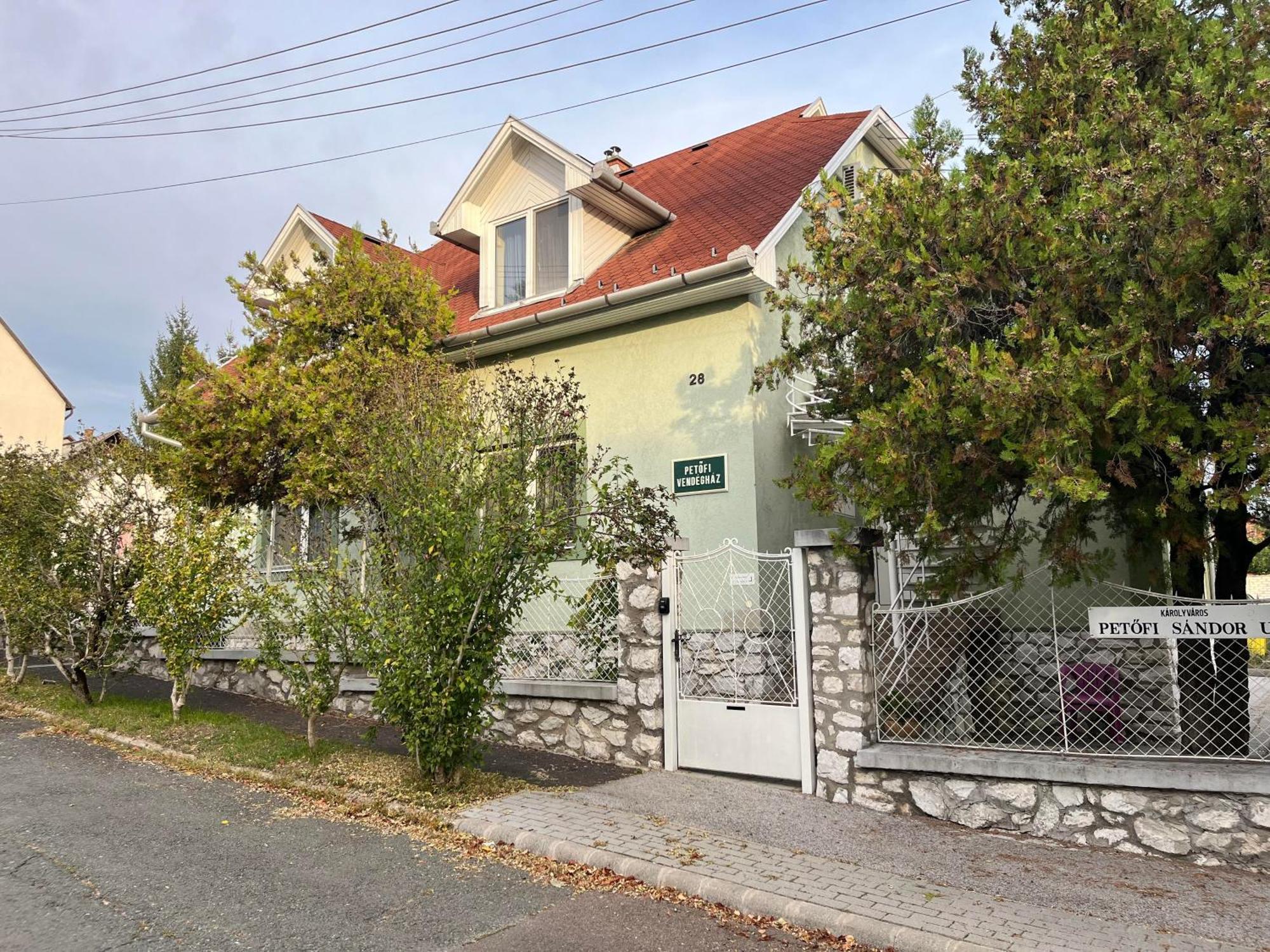 Petoefi Vendeghaz Hotel Eger Luaran gambar